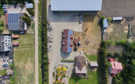 Dom 250m2 z 2 halami łącznie 1300m2 2,19ha ziemi
