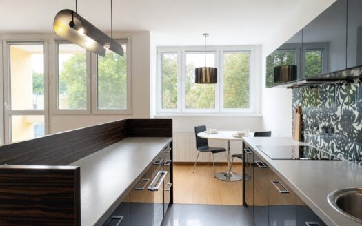 Jasne 46 m² z balkonem blisko centrum Wrocławia
