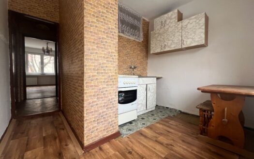 Dwustronne do remontu 33m² + 4m² piwnica, parking