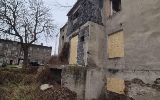 Nieruchomość inwestycyjna z budynkiem do rozbiórki