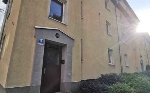 Zrewitalizowana kamienica; możliwe 4 pokoje