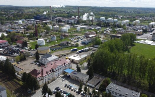 OBIEKT KOMERCYJNY Z PLACEM MANEWROWYM- JASŁO