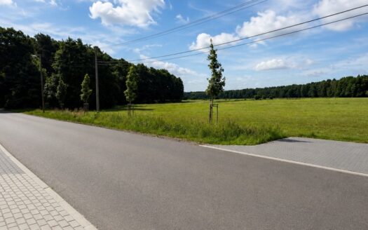Sprzedam działkę z projektem