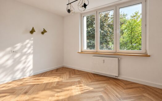 Saska Kępa – 3 pokoje po remoncie, widok na zieleń