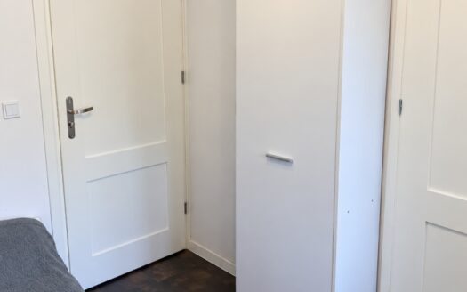 KOMPAKTOWE STUDIO 16m² – WŁASNA KUCHNIA I ŁAZIENKA