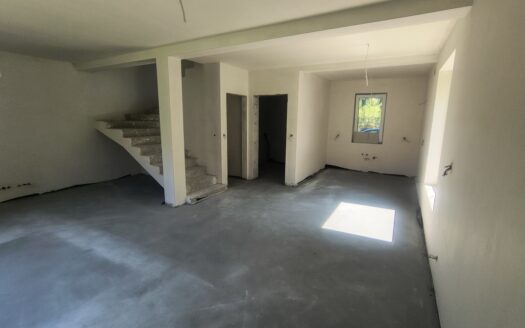 Dom 102m2, 427m2 działka, blisko stacji PKP