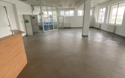 235 m2 , parter, tani prąd, rampa