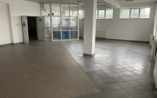 235 m2 , parter, tani prąd, rampa