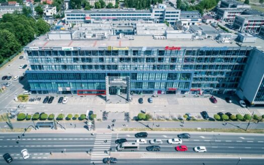 Lokal biurowo-usługowy na parterze