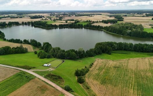 Działka z linia brzegową jeziora Gryźliny