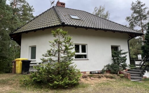 Dom z apartamentem przy jeziorze i lesie