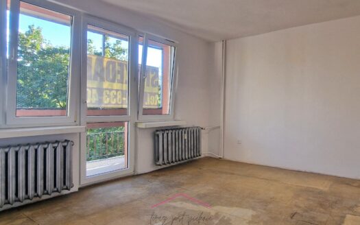 2 pokoje ✩ OSOBNA KUCHNIA ✩ balkon ✩ DO REMONTU