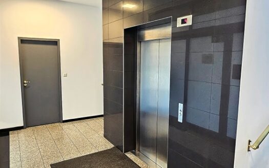 Na sklep/salon przy M1 – PARTER, BEZP. WEJŚOIE