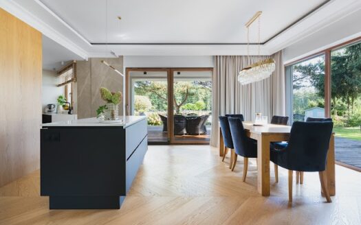 PRZESTRONNY DOM 253 m²